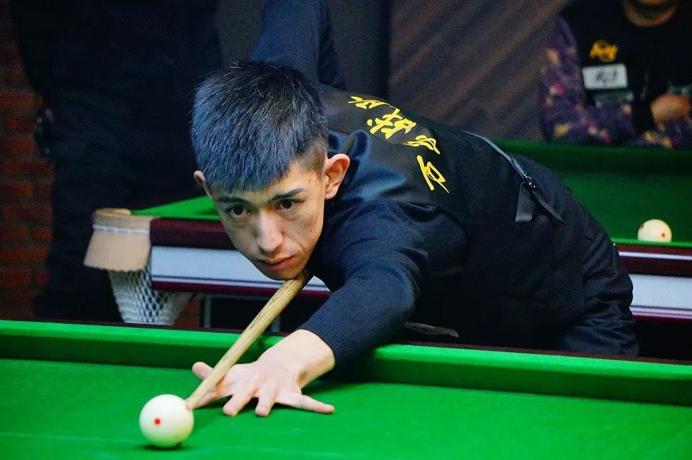 向未来的举 向未来的举